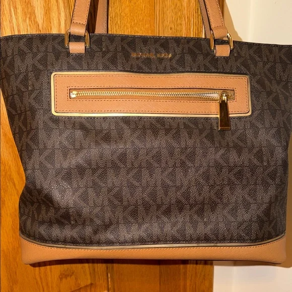 Michael Kors Black and Tan Signature Tote - Picture 3 of 11